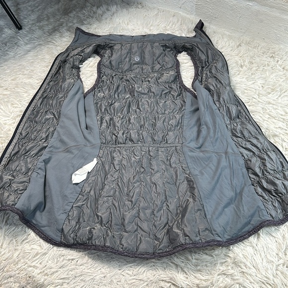 Lululemon Run: Turn Around Vest Black Swan / Heathered Black Swan / Grey Houndst - Picture 3 of 8